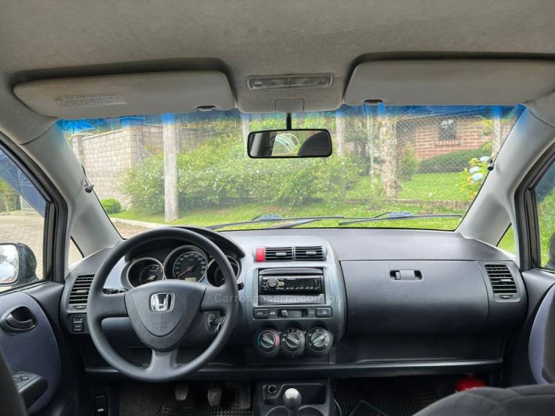 HONDA - FIT - 2003/2004 - Preta - R$ 25.900,00