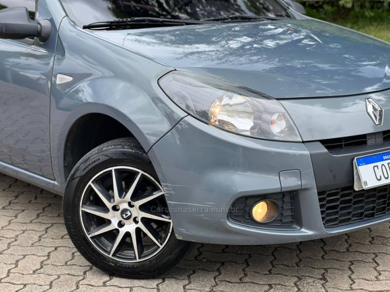 RENAULT - SANDERO - 2014/2014 - Cinza - R$ 32.900,00