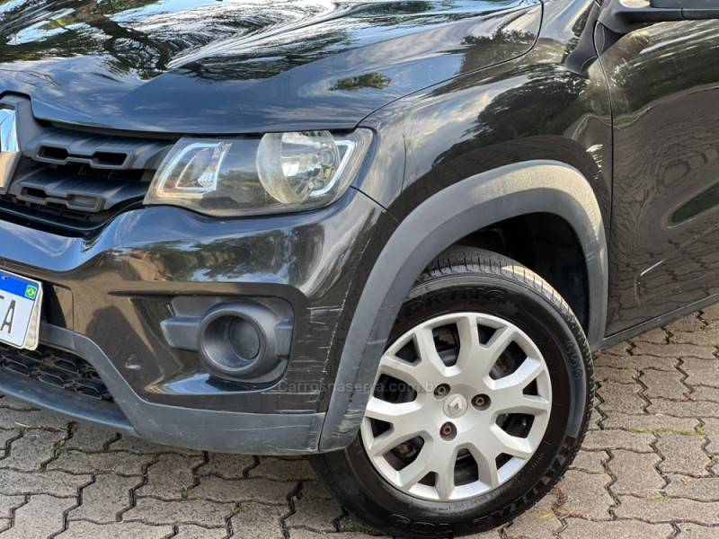 RENAULT - KWID - 2017/2018 - Preta - R$ 35.900,00