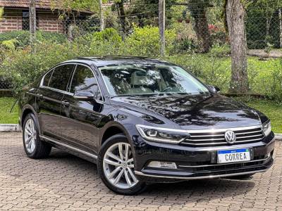 VOLKSWAGEN - PASSAT - 2018/2018 - Preta - R$ 139.900,00