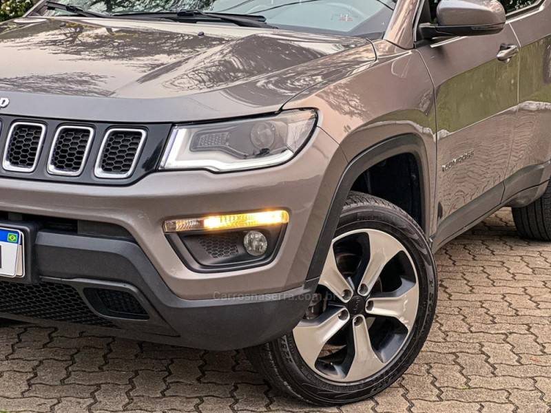 JEEP - COMPASS - 2017/2018 - Cinza - R$ 114.900,00