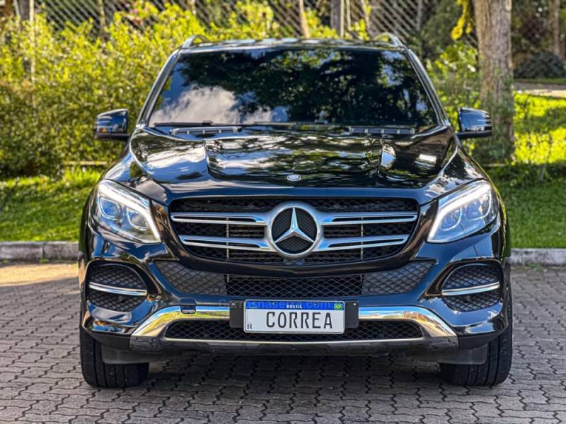 MERCEDES-BENZ - GLE 350D - 2017/2017 - Preta - R$ 219.900,00