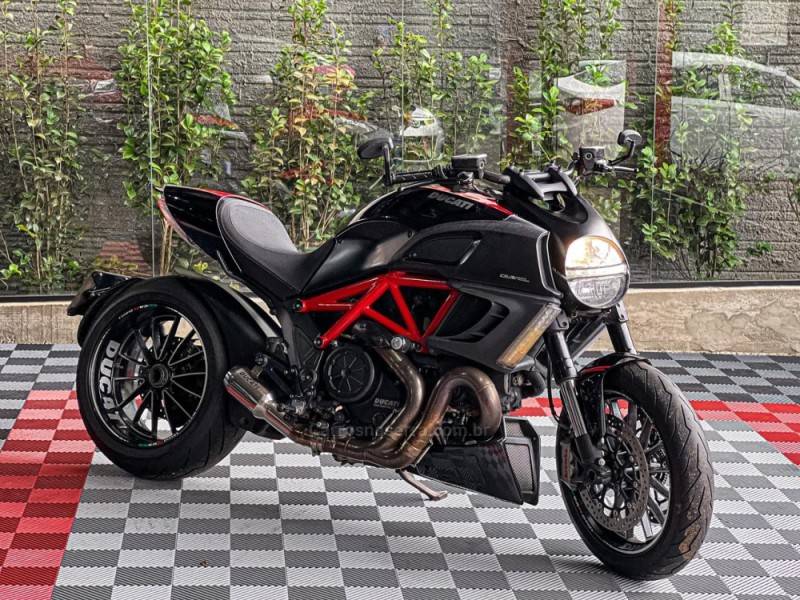 DUCATI - DIAVEL - 2013/2013 - Preta - R$ 51.900,00