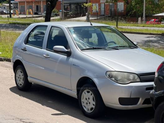 FIAT - PALIO - 2007/2008 - Prata - R$ 26.900,00