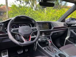 VOLKSWAGEN - JETTA - 2023/2024 - Cinza - R$ 234.900,00