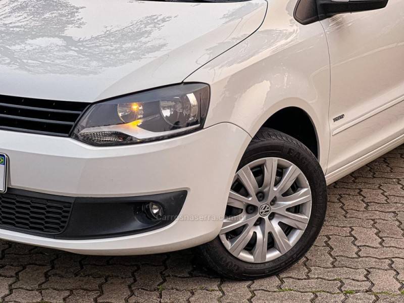 VOLKSWAGEN - FOX - 2013/2013 - Branca - R$ 39.900,00