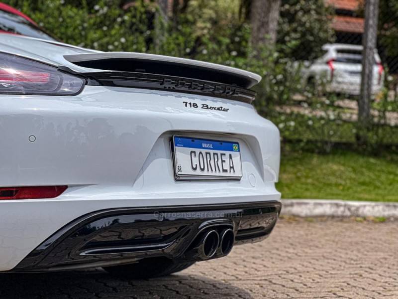 PORSCHE - 718 - 2018/2019 - Branca - R$ 519.900,00