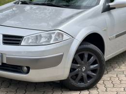 RENAULT - MÉGANE - 2011/2012 - Prata - R$ 39.900,00