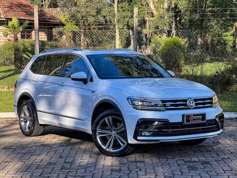 VOLKSWAGEN - TIGUAN - 2020/2020 - Branca - R$ 194.900,00