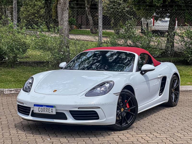 PORSCHE - 718 - 2018/2019 - Branca - R$ 519.900,00