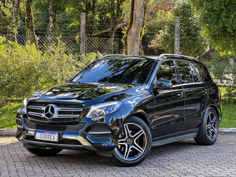 MERCEDES-BENZ - GLE 350D - 2017/2017 - Preta - R$ 219.900,00