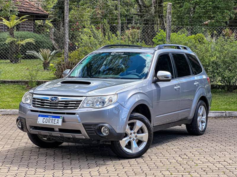 SUBARU - FORESTER - 2010/2011 - Prata - R$ 72.900,00