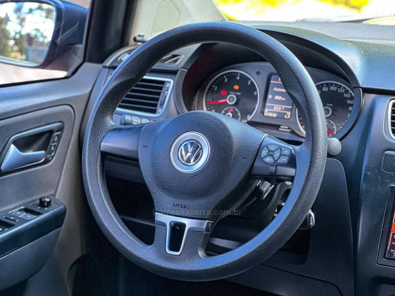 VOLKSWAGEN - CROSSFOX - 2011/2012 - Vermelha - R$ 49.900,00