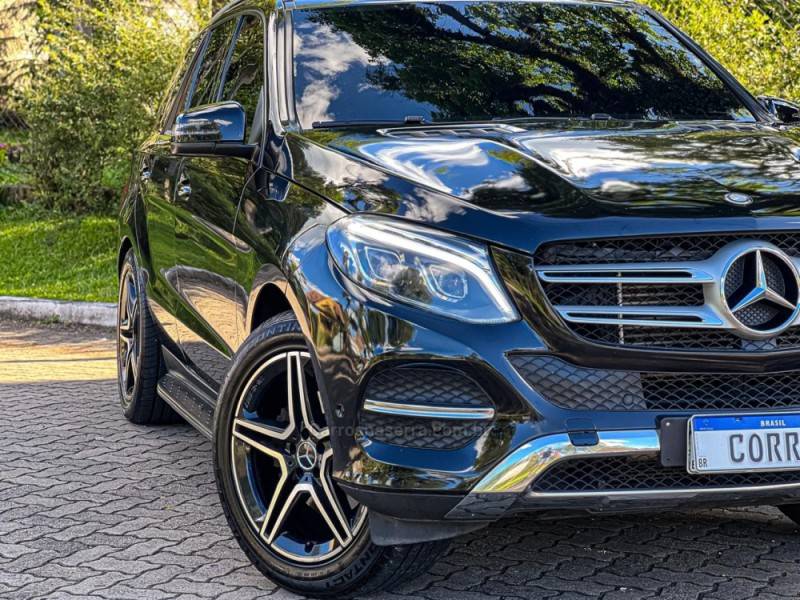 MERCEDES-BENZ - GLE 350D - 2017/2017 - Preta - R$ 219.900,00