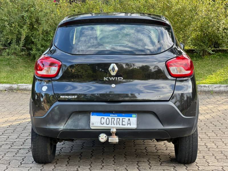 RENAULT - KWID - 2017/2018 - Preta - R$ 35.900,00