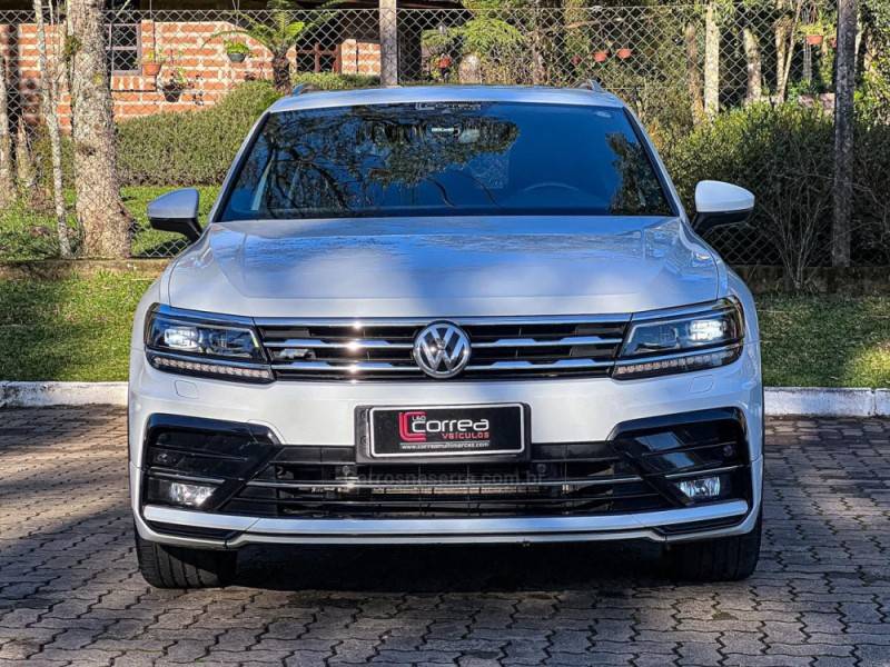 VOLKSWAGEN - TIGUAN - 2020/2020 - Branca - R$ 194.900,00