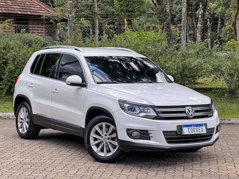 VOLKSWAGEN - TIGUAN - 2012/2012 - Branca - R$ 64.900,00