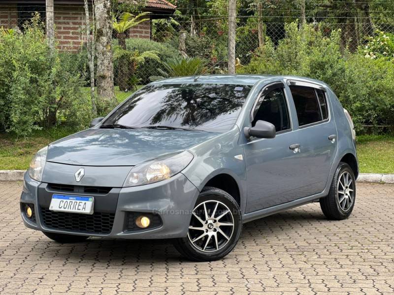 RENAULT - SANDERO - 2014/2014 - Cinza - R$ 32.900,00