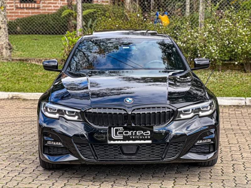 BMW - 320I - 2020/2021 - Preta - R$ 244.900,00