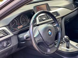 BMW - 320I - 2013/2014 - Branca - R$ 104.900,00