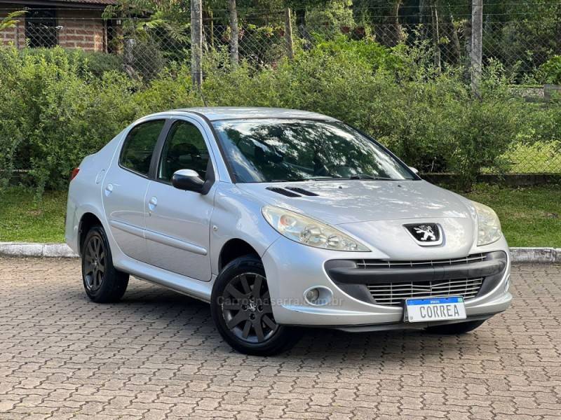 PEUGEOT - 207 - 2009/2009 - Prata - R$ 21.900,00