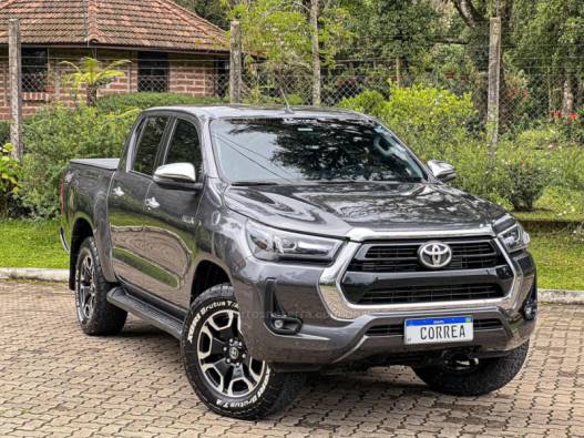 TOYOTA - HILUX - 2021/2021 - Cinza - R$ 229.900,00