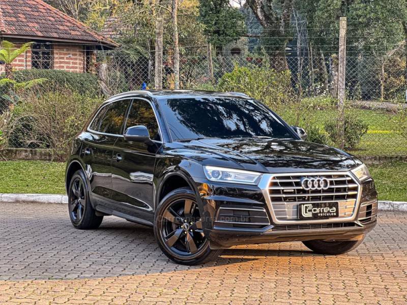 AUDI - Q5 - 2018/2019 - Preta - R$ 189.900,00