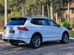 VOLKSWAGEN - TIGUAN - 2020/2020 - Branca - R$ 194.900,00