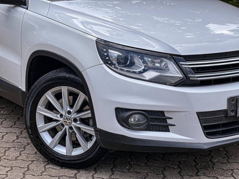 VOLKSWAGEN - TIGUAN - 2012/2012 - Branca - R$ 64.900,00