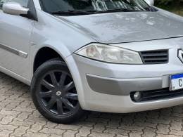 RENAULT - MÉGANE - 2011/2012 - Prata - R$ 39.900,00