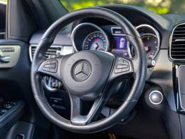 MERCEDES-BENZ - GLE 350D - 2017/2017 - Preta - R$ 219.900,00